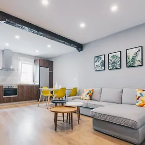 https://ibaizabal-apartment-by-people-rentals.bilbaohotelsspain.com